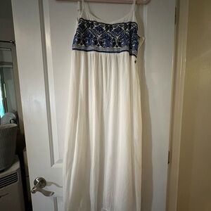 Chic White Maxi Dress with Blue Detailing